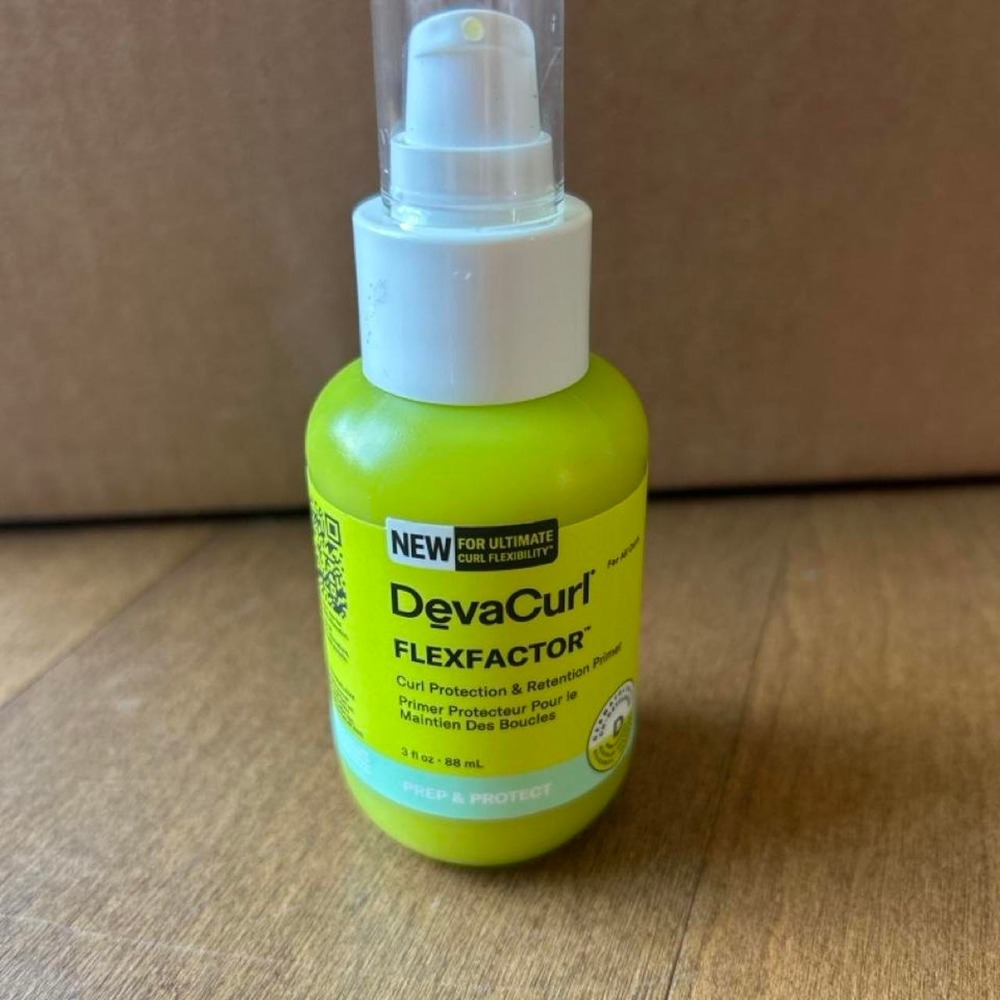 DevaCurl Flexfactor Curl Protection & Retention Spray